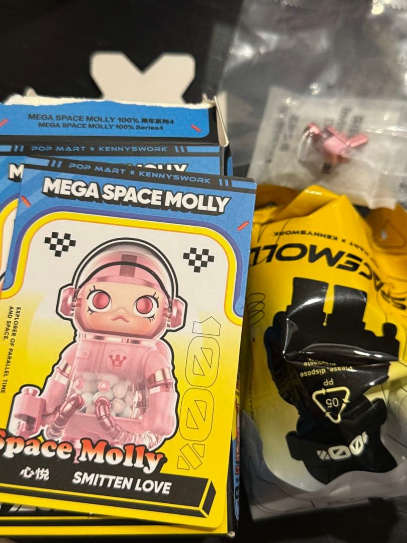 完売品popmart MEGA SPACE MOLLY 100% シリーズ 2点 — image 3