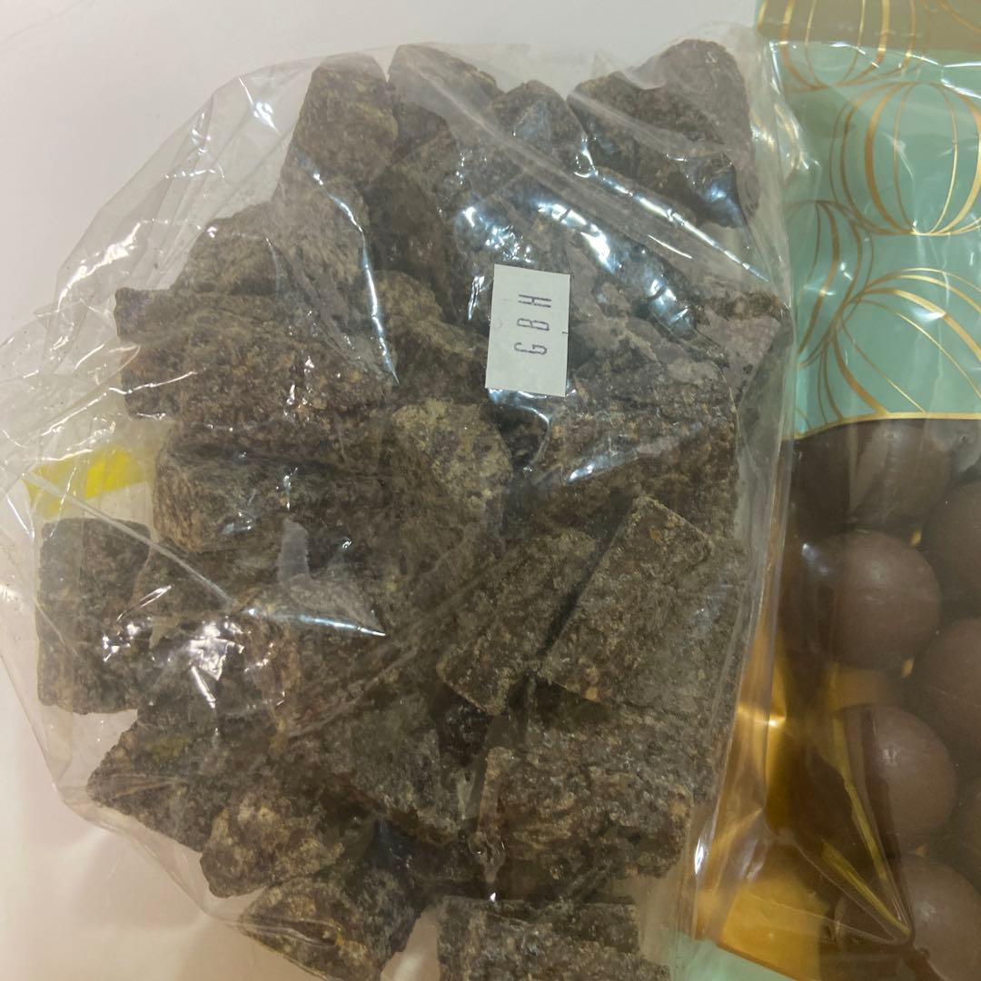 塩チョコスイートクランチ 300g&ショコラボイド24個入り￼ — image 2
