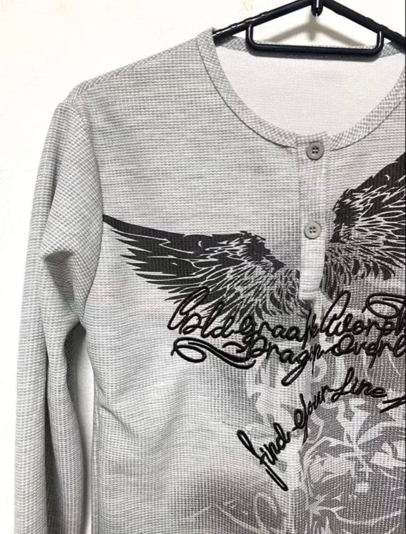 y2k 平成ギャル　刺繍文字柄羽柄カットソー　グレー長袖Tシャツ punk風 — image 5