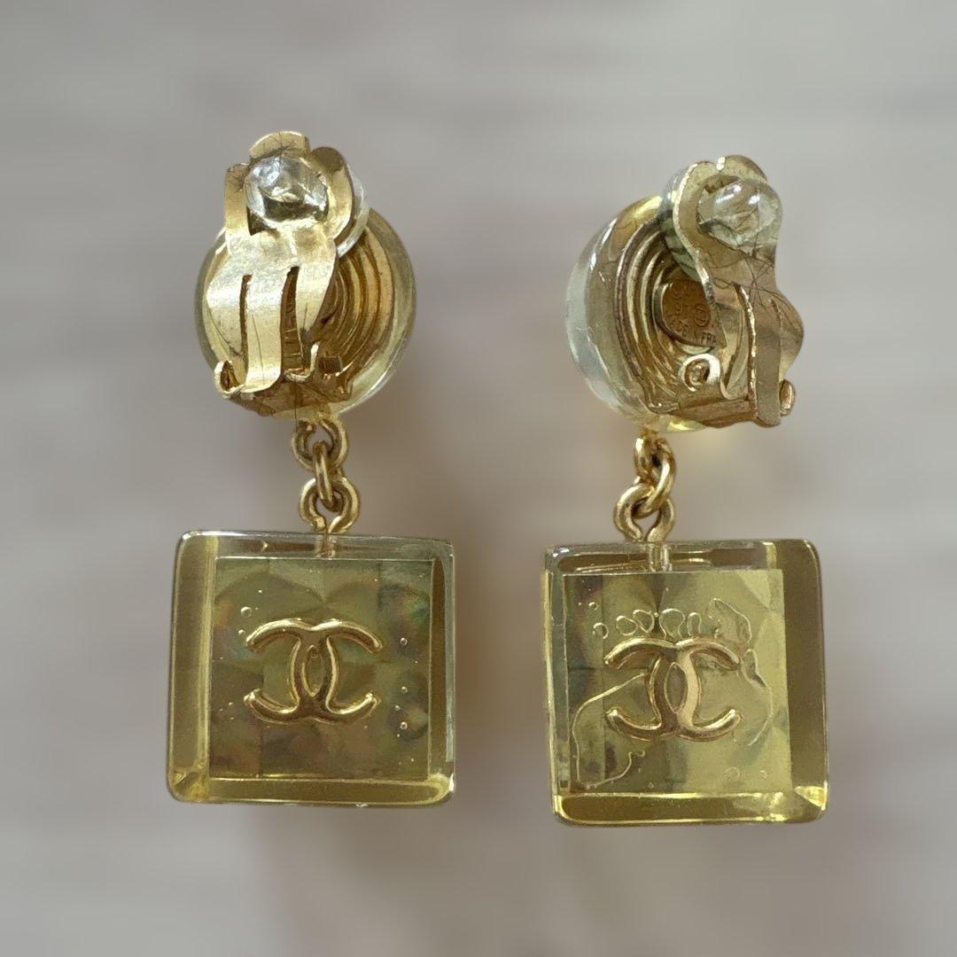 CHANEL ココマーク No.5 キューブ イヤリング — image 2