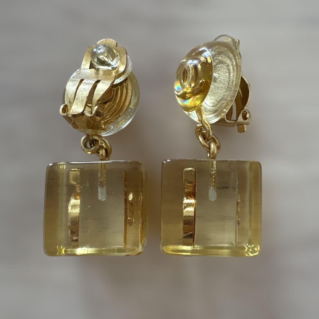 CHANEL ココマーク No.5 キューブ イヤリング — image 3