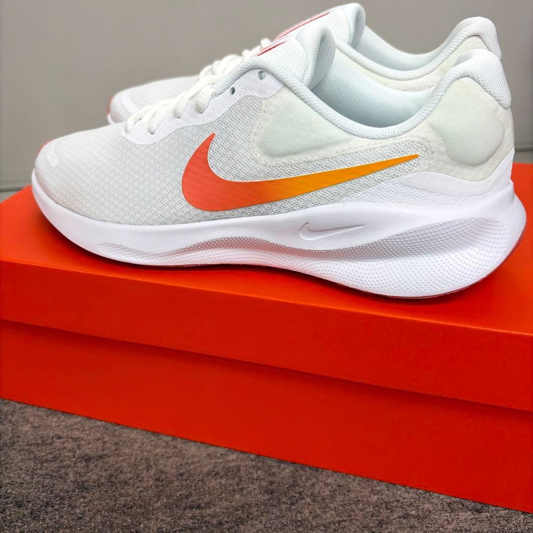 新品 NIKE ナイキ ランニングシューズ 26.5 — image 4