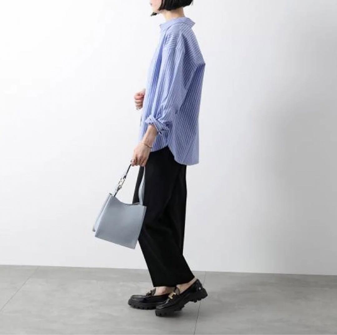 FURLAハンドバッグ NUVOLA MINI バケットバッグ レザー ブルー — image 2