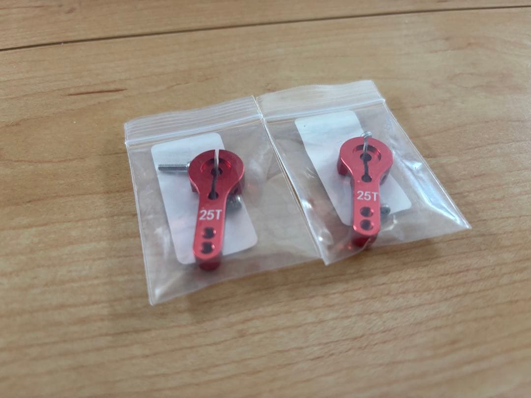 【新品！】アルミ製 サーボホーン 25T レッド！ ×2個セット！ — image 2