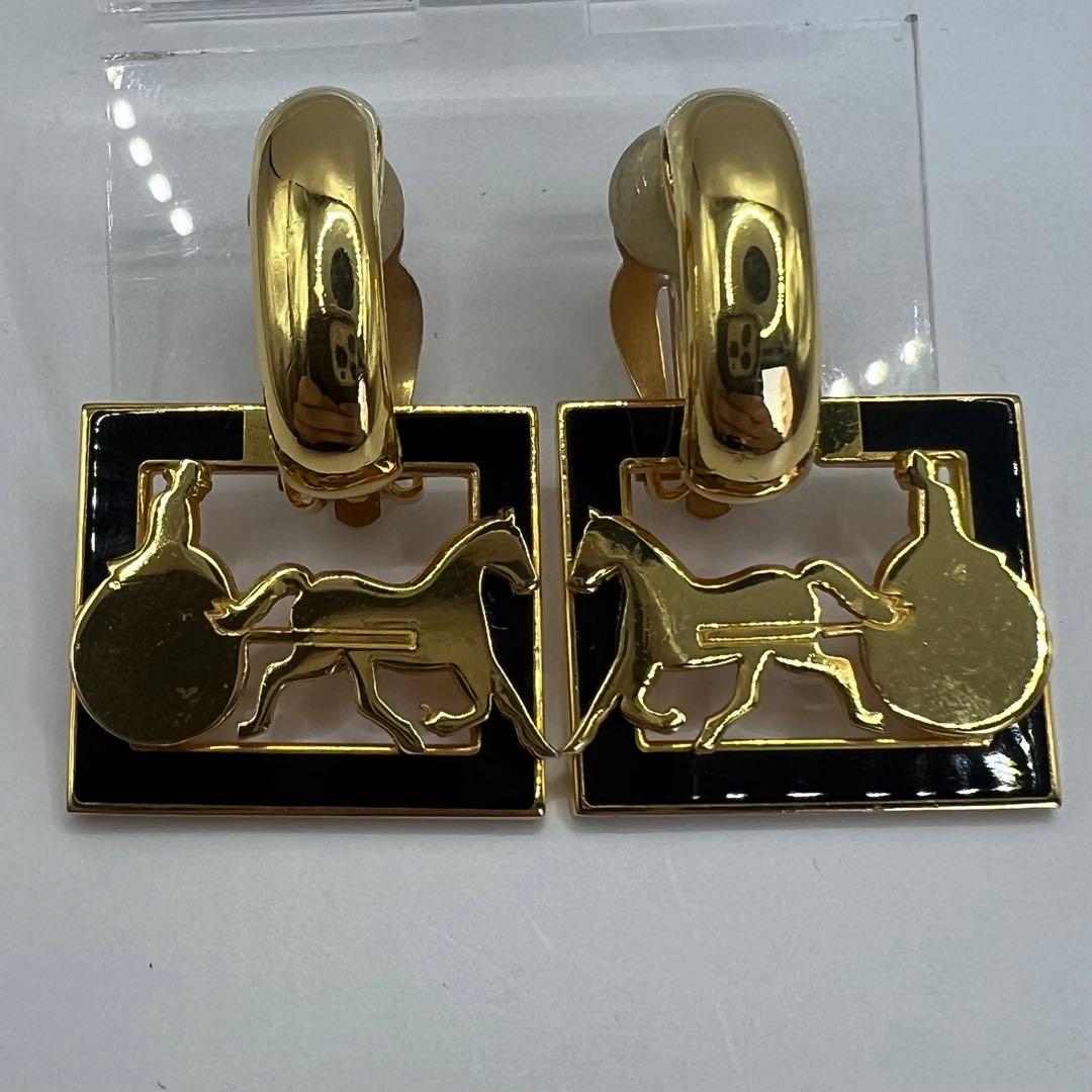 【未使用に近い】セリーヌ イヤリング 馬車金具 ゴールド金具 — image 2