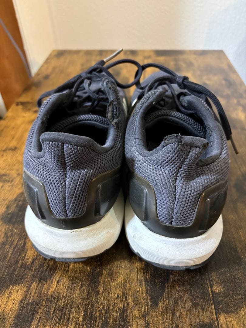 adidas ランニングシューズ ブラック — image 3