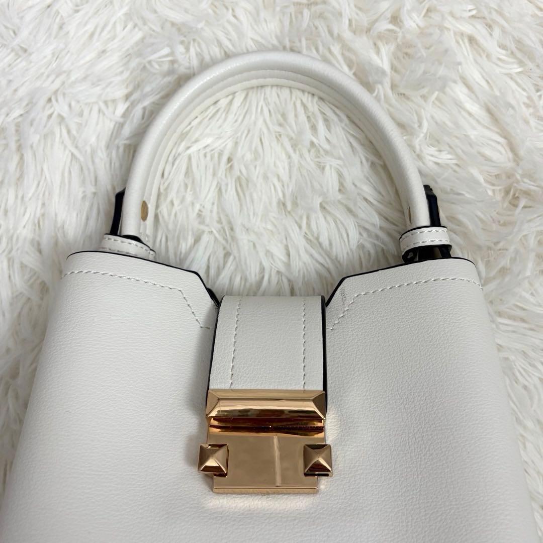 【上品】白×ゴールド金具 ミニハンドバッグ スクエア スタッズ キレイ目 — image 2