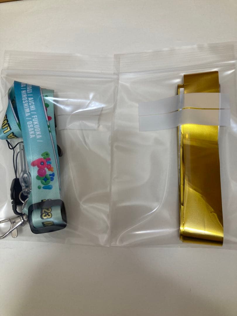 FLIP the CIRCLE銀テープ&READY TO POPネックストラップ — image 3