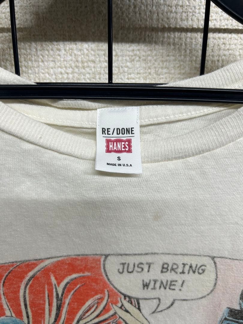 RE/DONE Hanes Tシャツ JUST BRING WINE — image 2