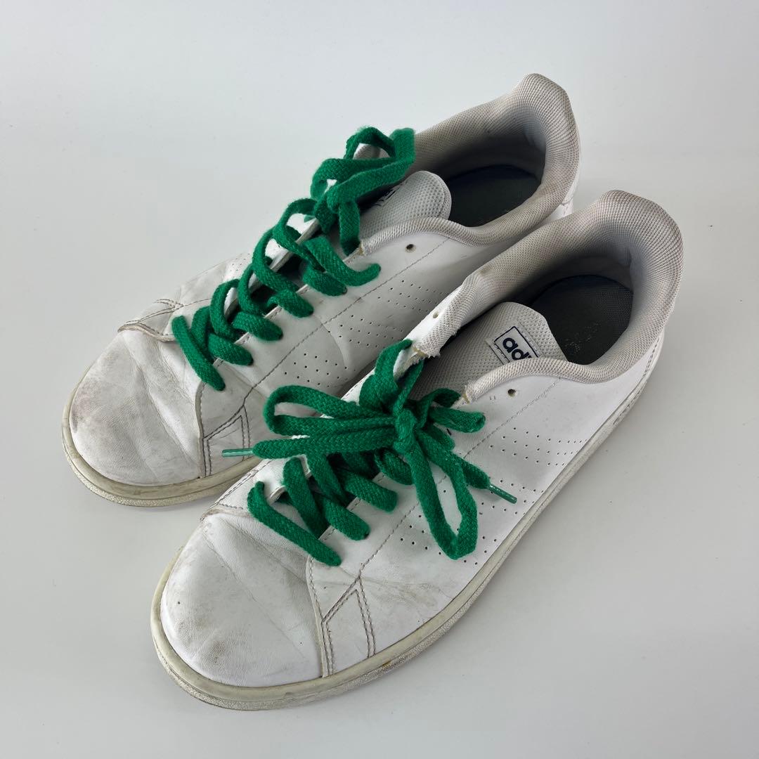 adidas ホワイトスニーカー グリーン靴ひも — image 2