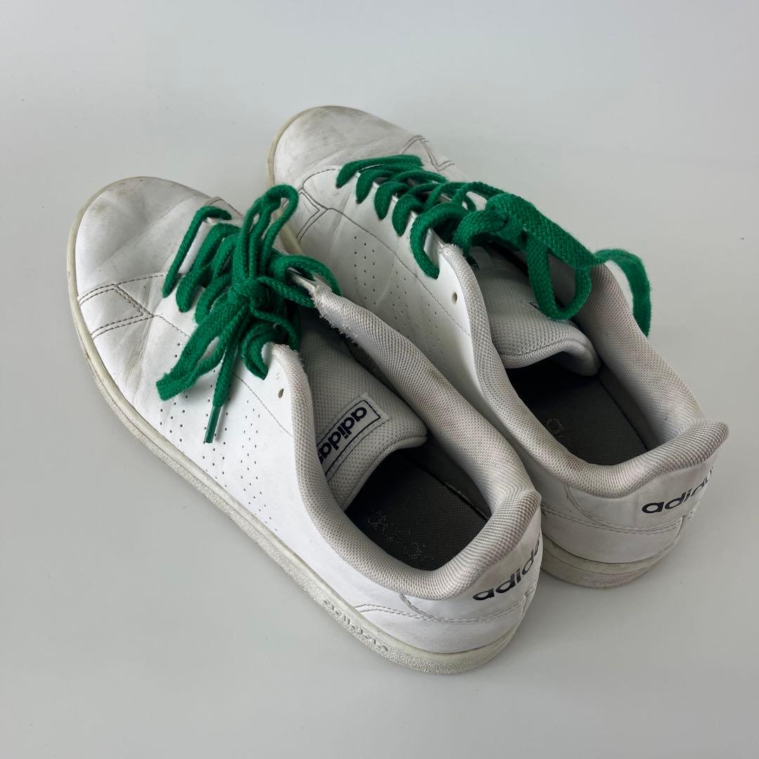 adidas ホワイトスニーカー グリーン靴ひも — image 5