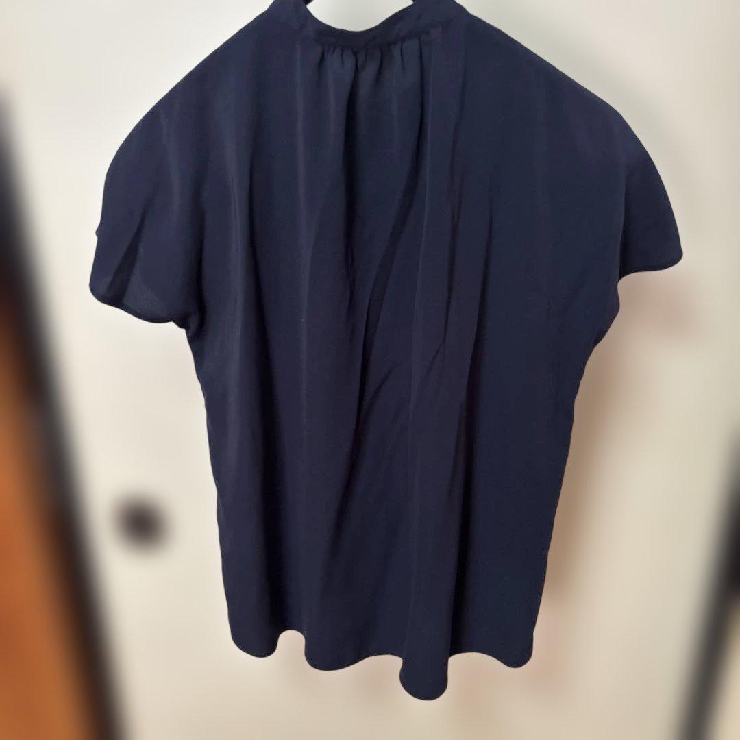 ネイビー 半袖シャツ ボタン付き — image 2