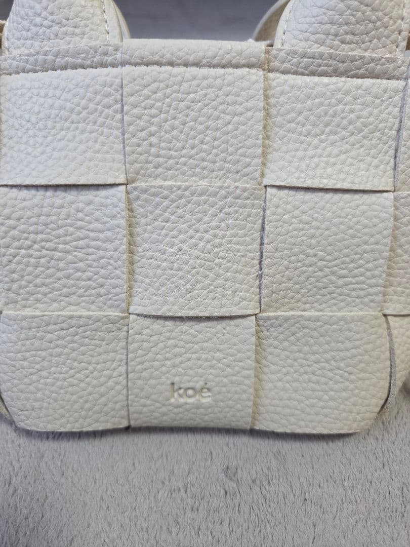 【新品】ハンドバッグ　ショルダーバッグ　ホワイト　koe　2WAYバッグ — image 2