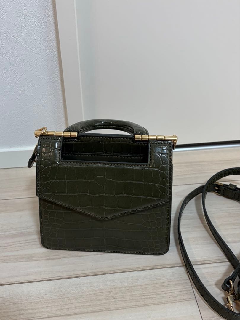 CHARLES & KEITH チャールズアンドキース　ショルダーバック — image 2