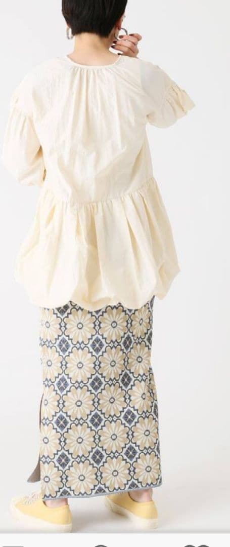 新品　シンプリシテェ　袖ボリューム タフタブラウス — image 5