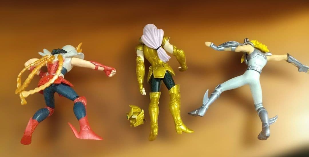 聖闘士星矢フィギュア 一輝 氷河 ムウ ３種 訳あり — image 3