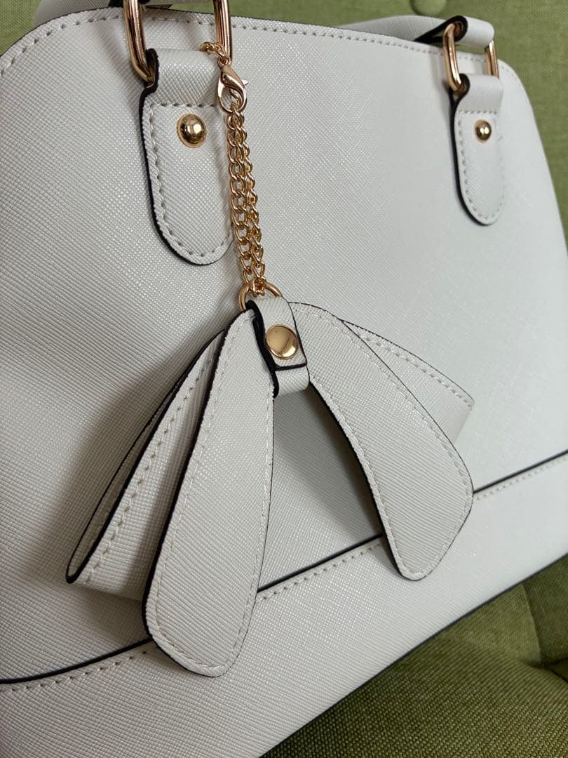 【訳あり】ホワイト ハンドバッグ リボンチャーム➕ショルダー付き — image 5