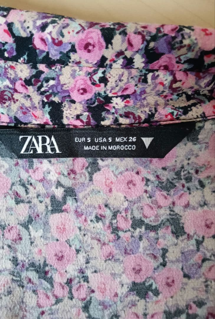 お値下げ！ZARA　花柄 ロングシャツワンピース — image 4
