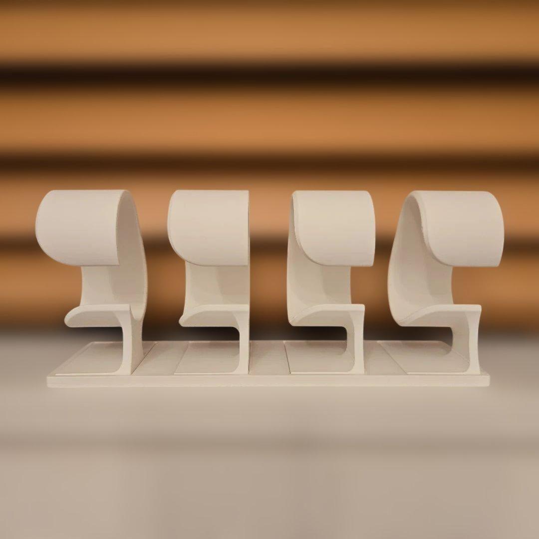 【白い】プラスチック製時計スタンド 4個 — image 3