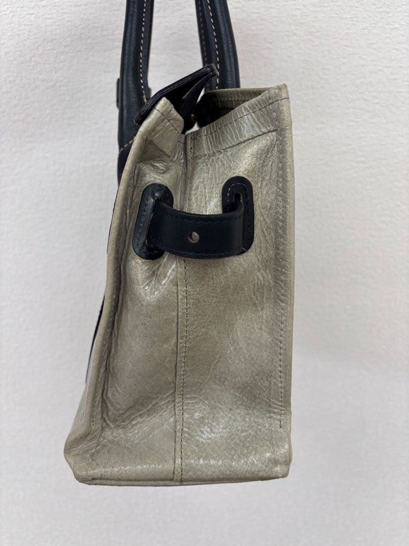 GLEAN&CO.,Ltd. ハンドバッグ 日本製 グレー×ネイビー レザー — image 3