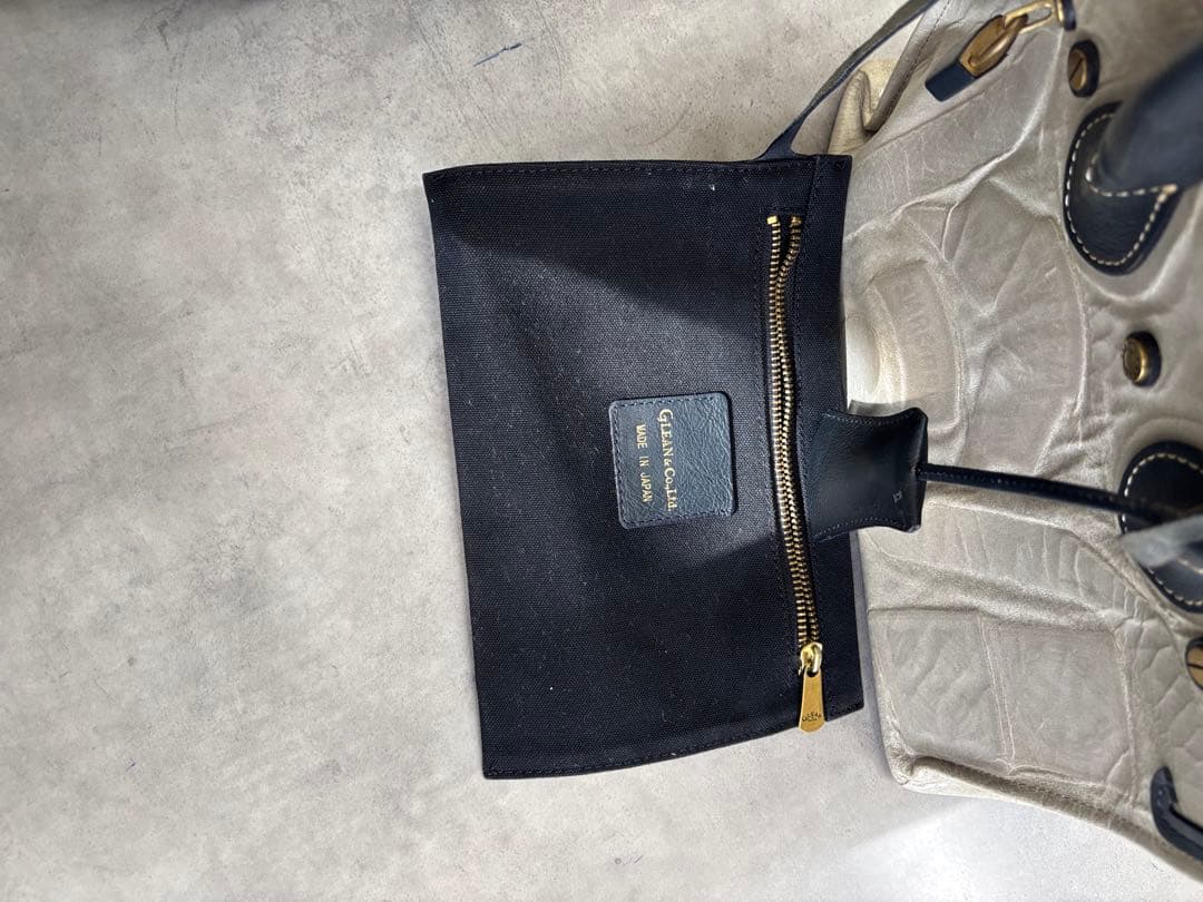 GLEAN&CO.,Ltd. ハンドバッグ 日本製 グレー×ネイビー レザー — image 5