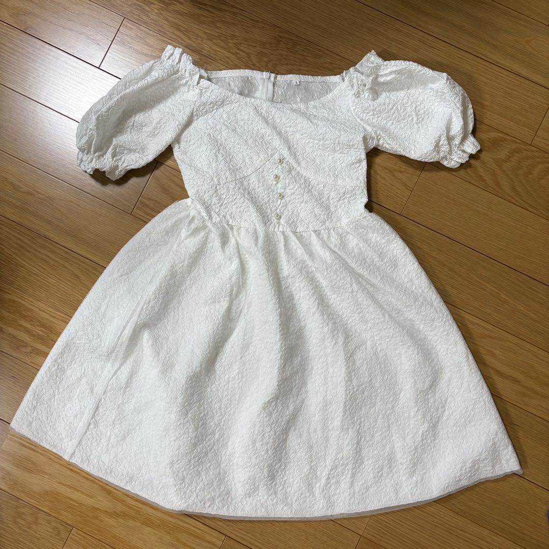 ホワイト パフスリーブ ミニワンピース 白 ミニドレス セルフ前撮りにも♡ — image 2