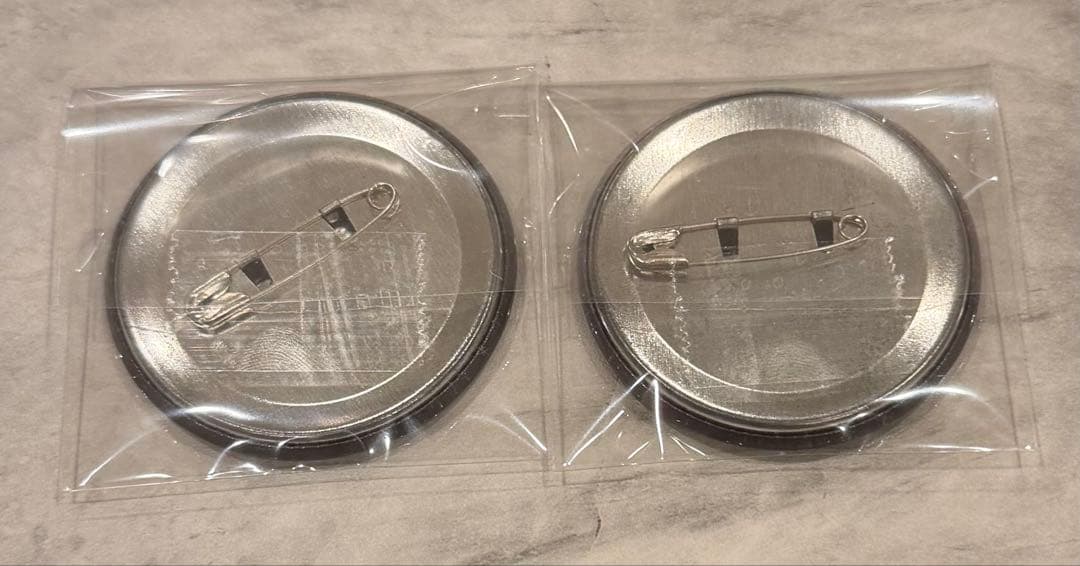 東京喰種:re 東京喰種 佐々木琲世 金木研 CCG 缶バッジ 2点セット — image 2