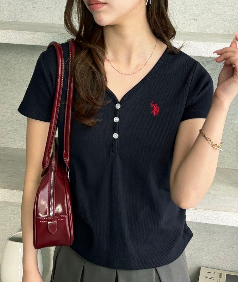 GeeRA【U.S. POLO ASSN】接触冷感Vネックヘンリーリブカットソー — image 2