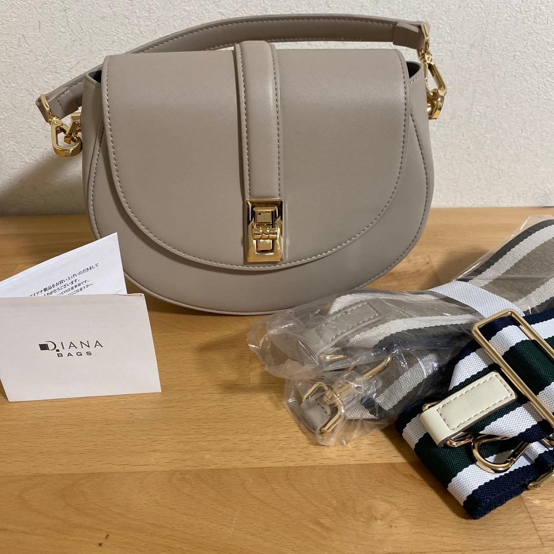 『新品、未使用』ダイアナカバンDIANAショルダーバッグ鞄ハンドバッグベージュ — image 2