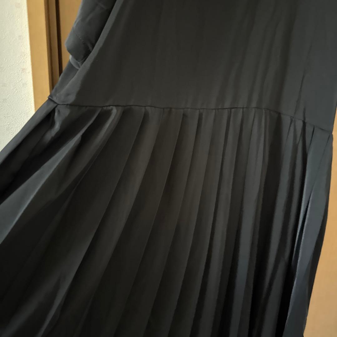 ＊新品未使用＊ 黒のプリーツロングワンピース — image 2