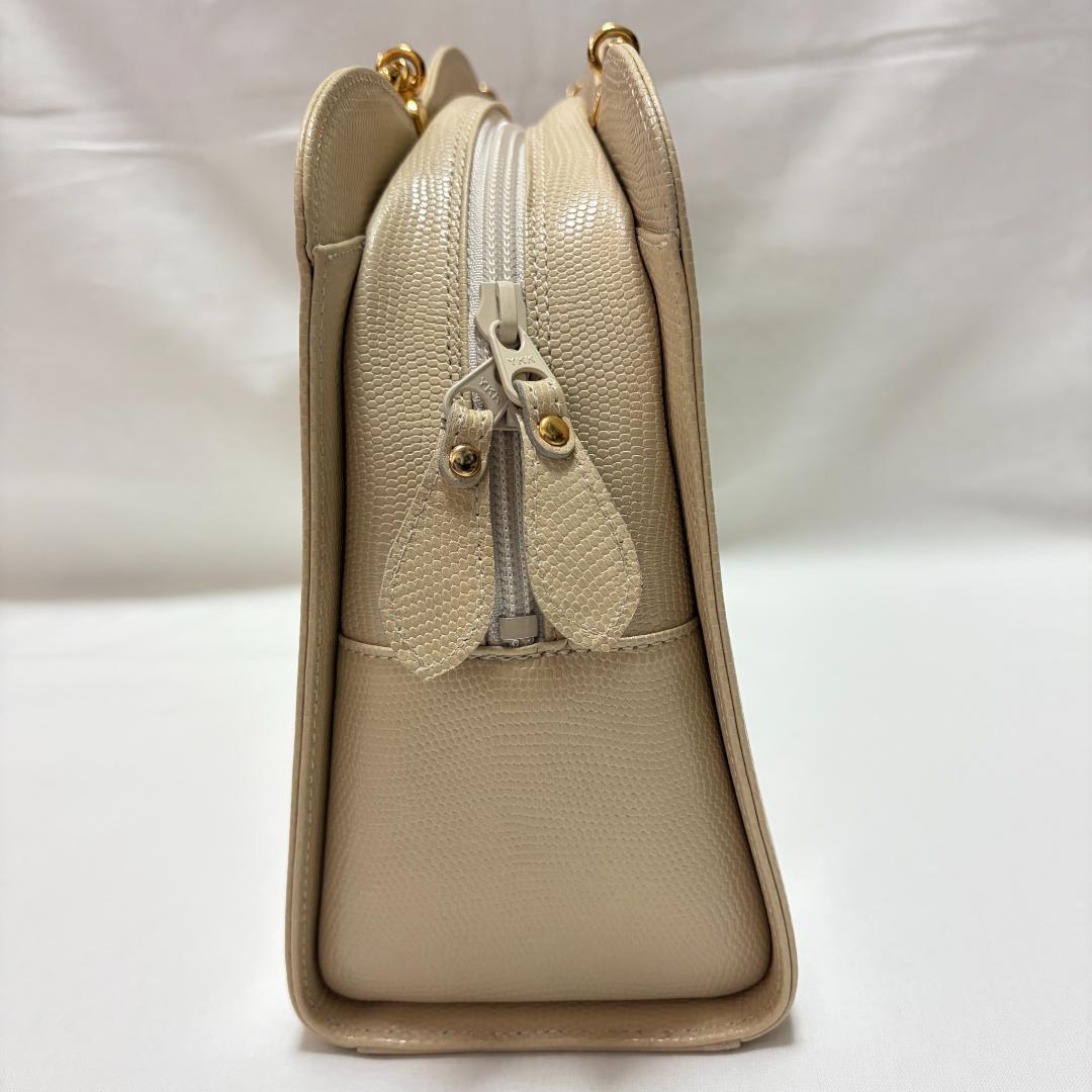 ユキコハナイ＊ハンドバッグ　ゴールド金具　仕事　パーティー　ベージュ　華やか — image 4
