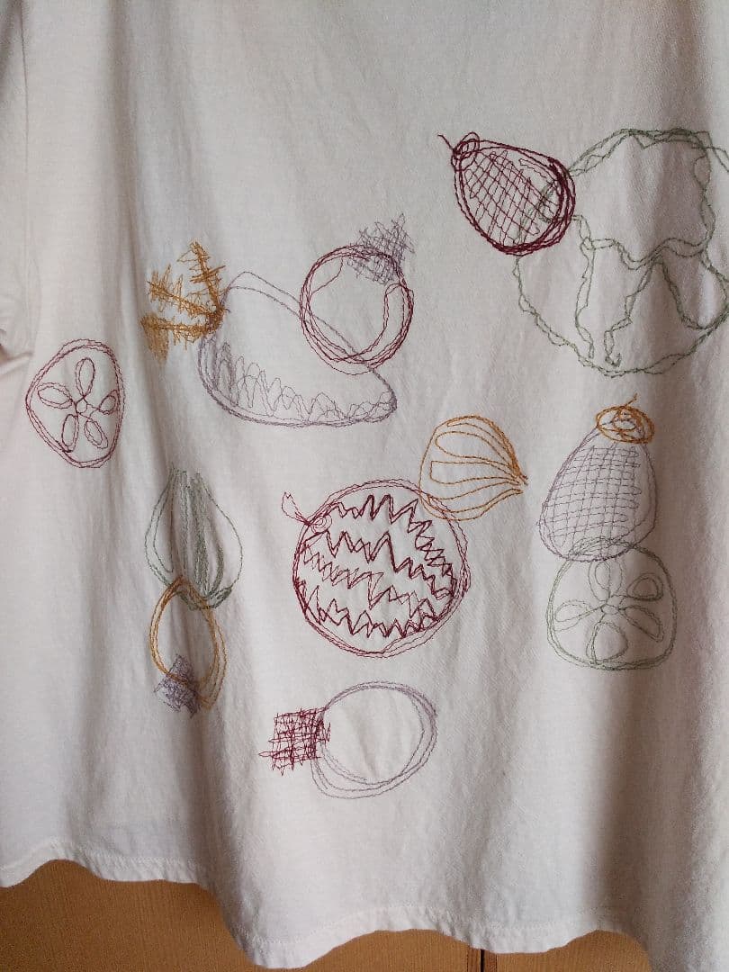OHLALA 刺繍デザイン 半袖Tシャツ ホワイト — image 5