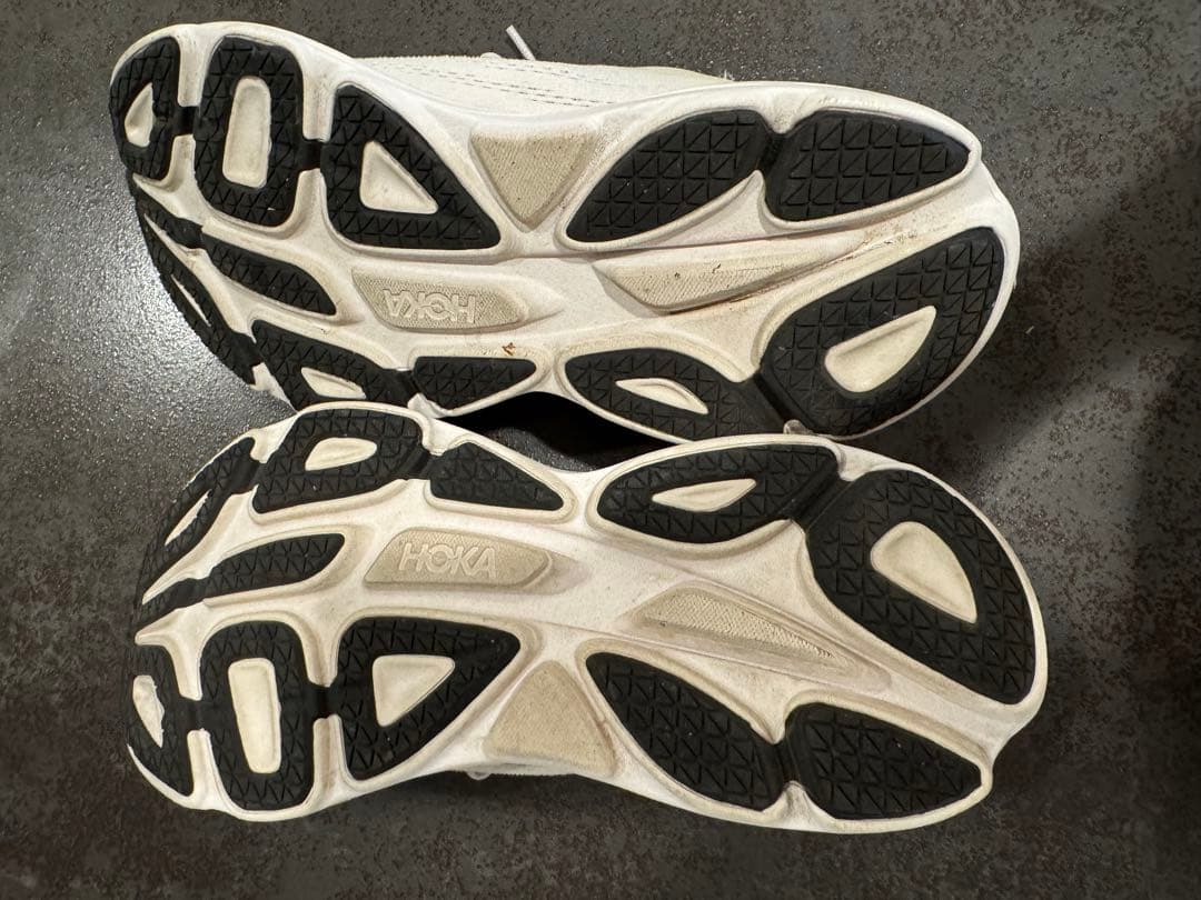 HOKA ボンダイ　赤ロゴ　25.5 — image 3