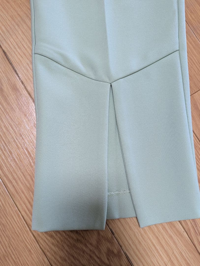 【美品!!】ミントグリーン スリット入りスラックス — image 2