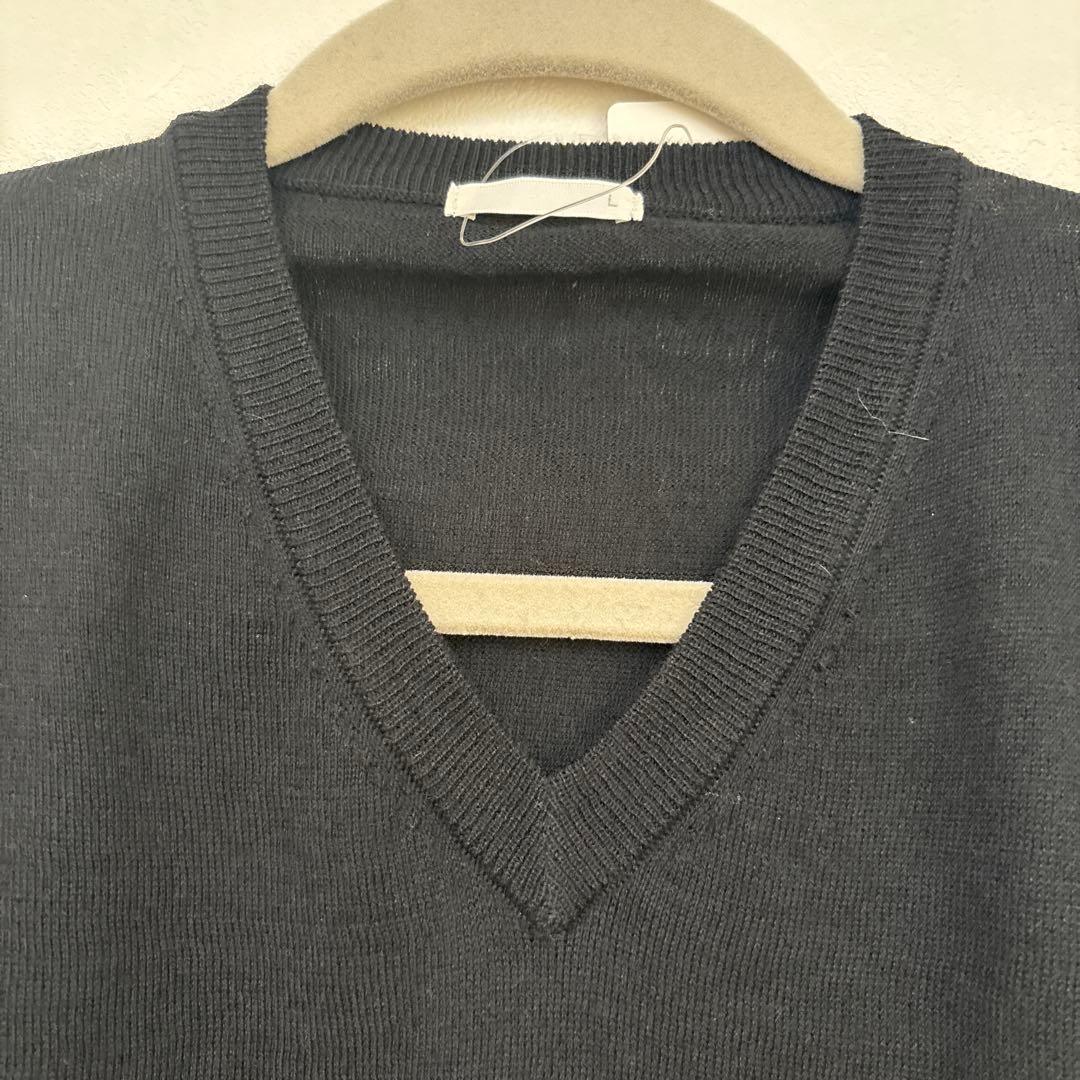 GU Vネックセーター長袖　メリノブレンドセーター　新品未使用 — image 2