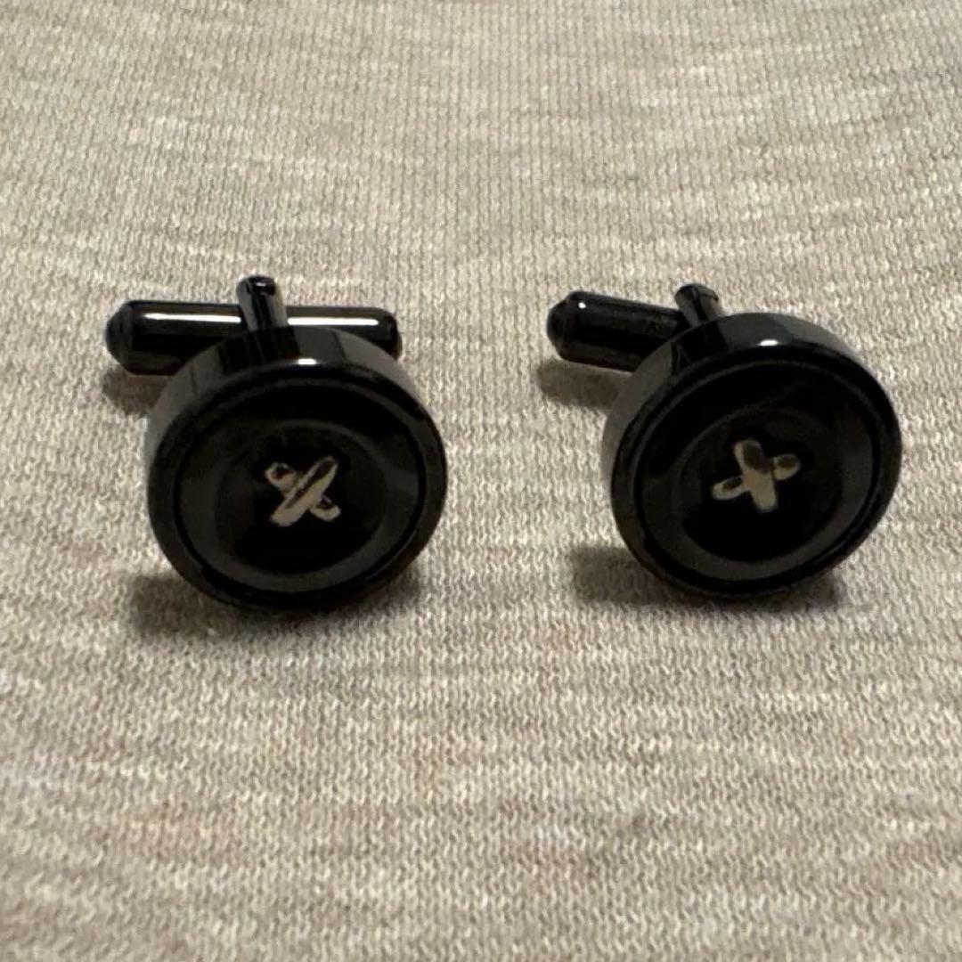 新品未使用　黒いボタン型カフリンクス 箱付き — image 2