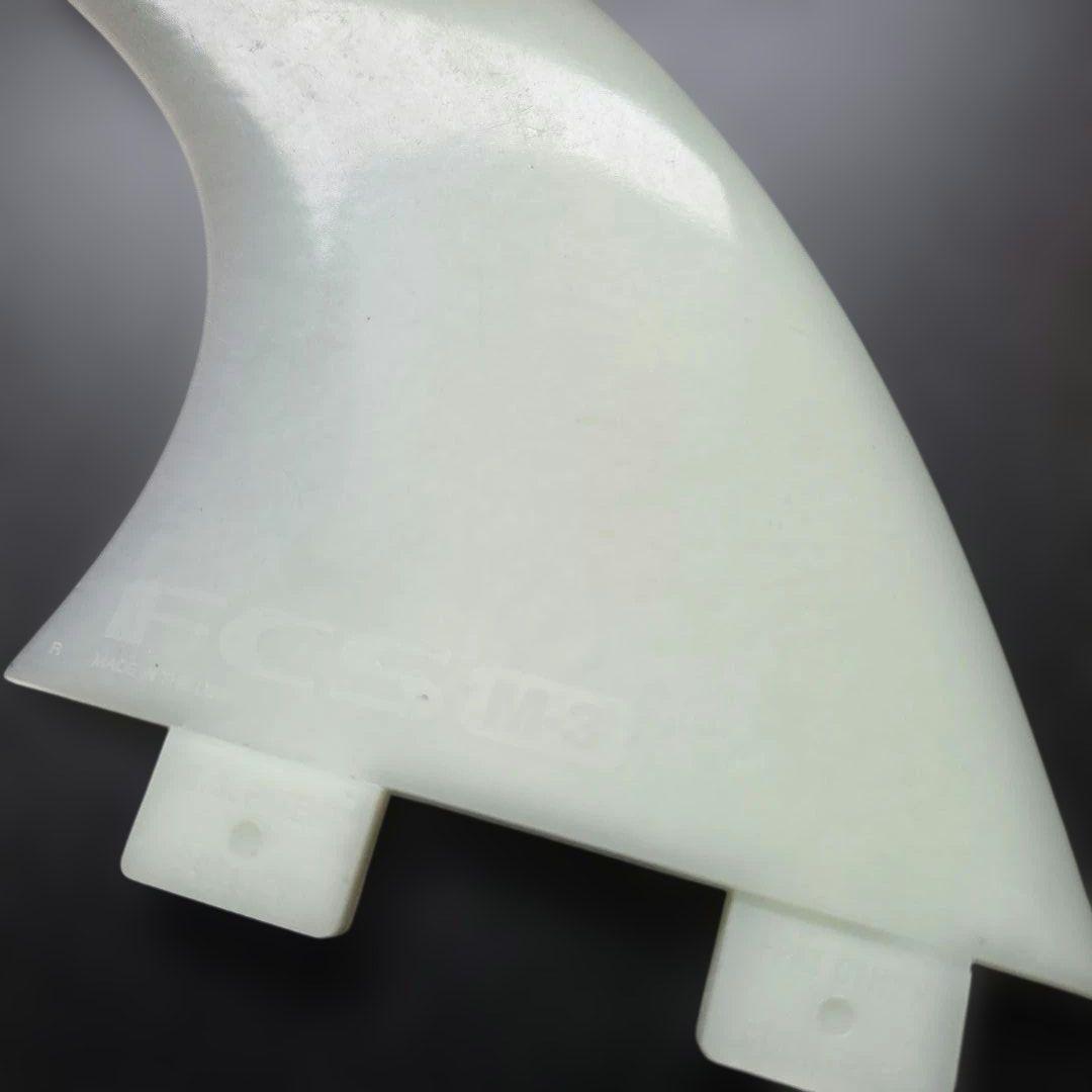 FCS M-3 サーフボードフィン 3枚セット — image 4