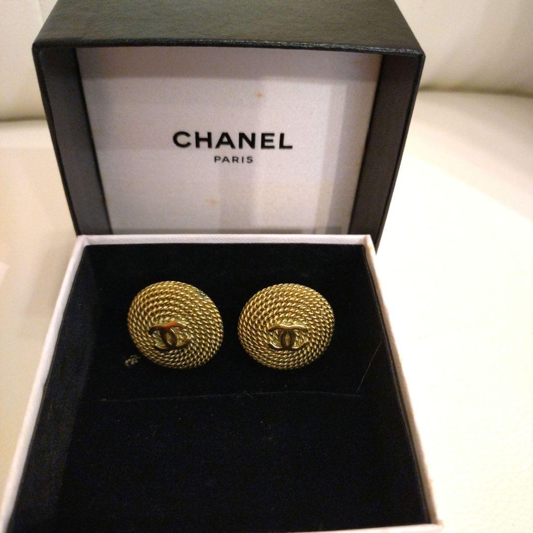 CHANEL　ヴィンテージ品　ゴールド チェーンモチーフ イヤリング 箱付き — image 5