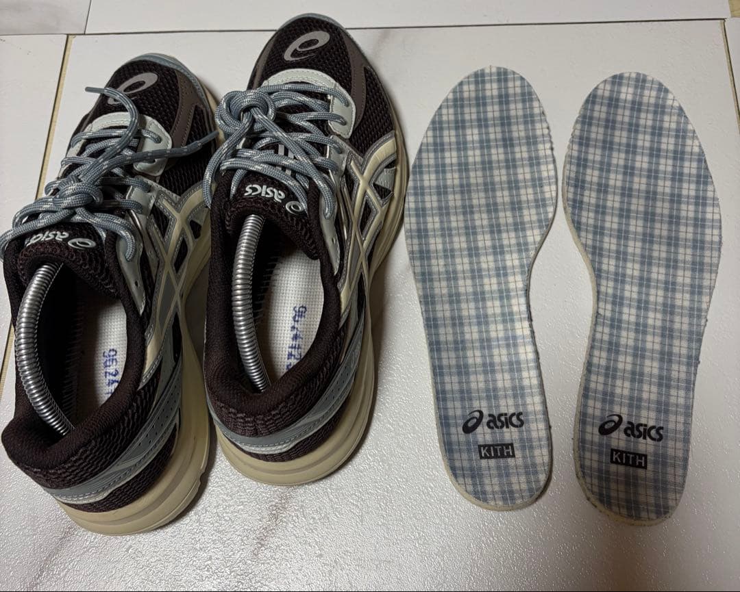 キス × アシックス ジョグ100s エスプレッソ 26.5 cm — image 2