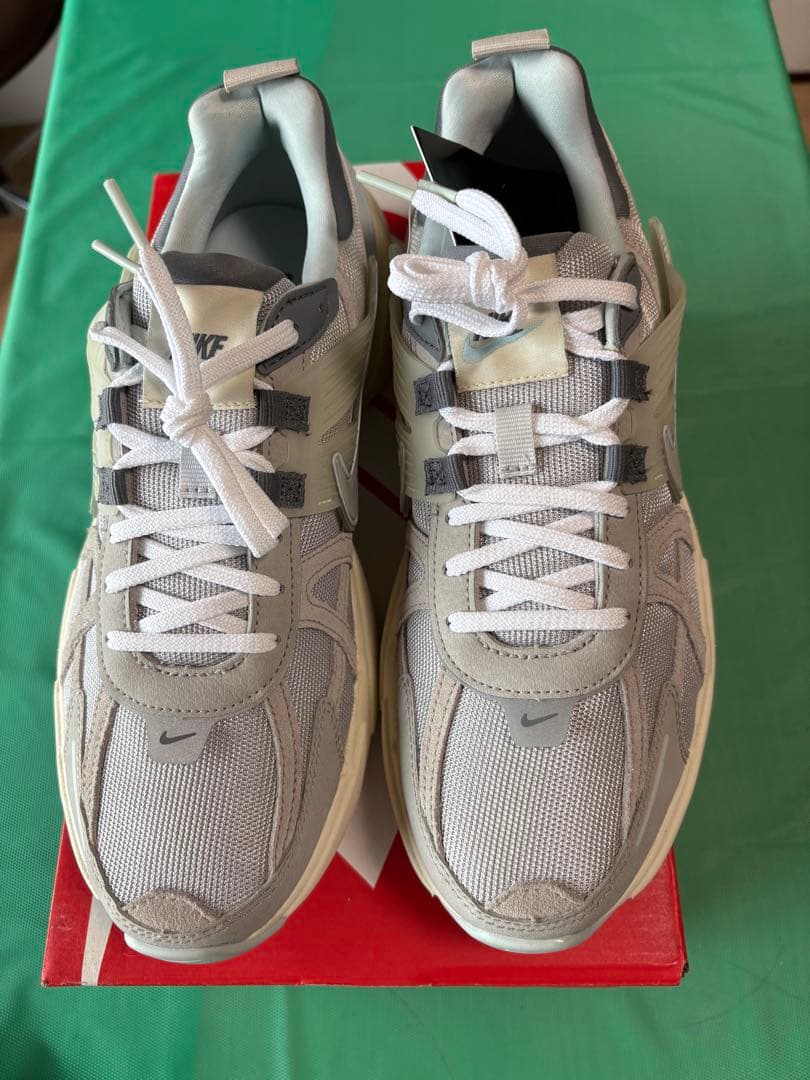 NIKE V2K RUN 27.5cm — image 2