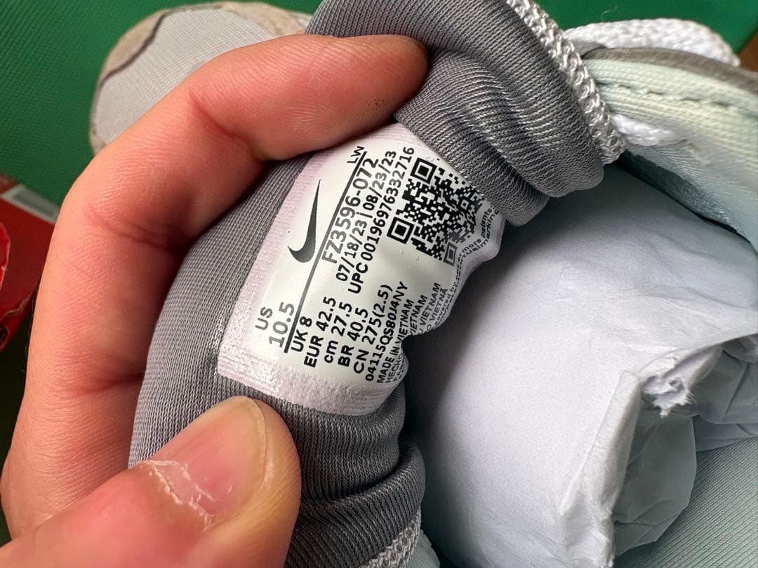 NIKE V2K RUN 27.5cm — image 4