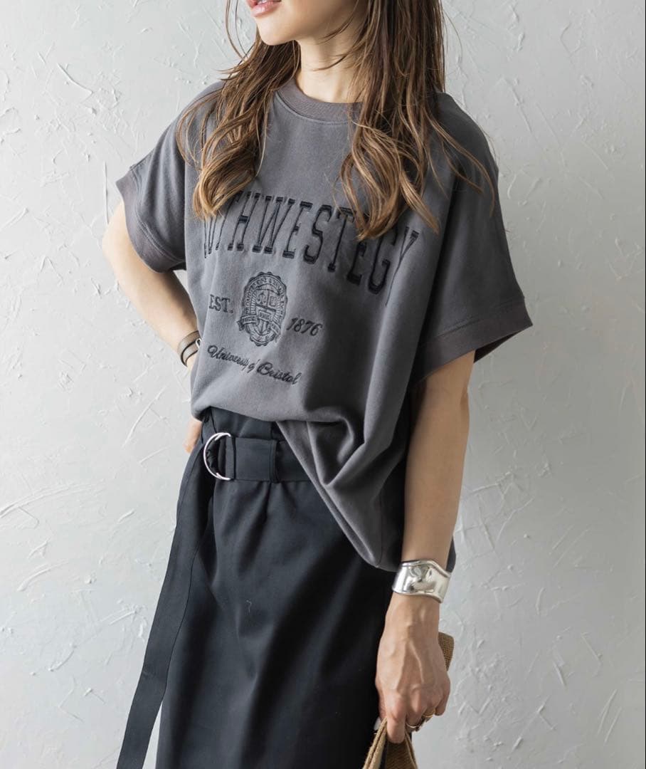 【新品】BONJOUR SAGAN カレッジ刺繍ピグメントスウェットTシャツ B — image 3