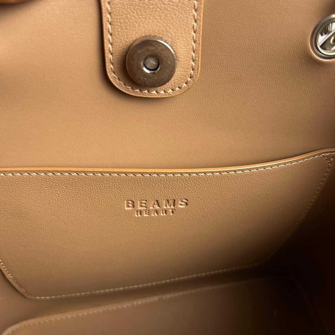 BEAMS HEARTベージュ シンプル ハンドバッグ — image 4