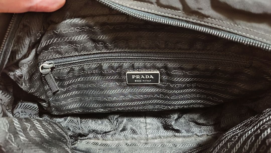 PRADA ショルダーバッグ ナイロン ブラック — image 4