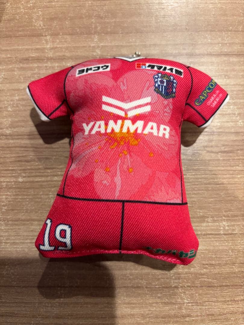 セレッソヤンマーレディース　ユニホーム型クッションキーホルダー　新井萌禾 #19 — image 2