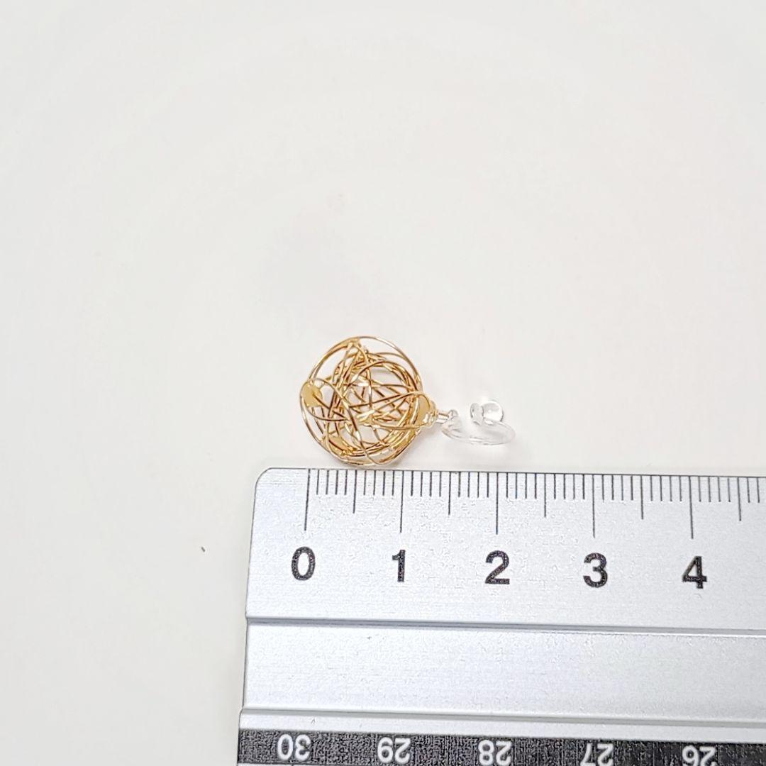 ワイヤーノットボール　イヤリング　ゴールド　レディース — image 3