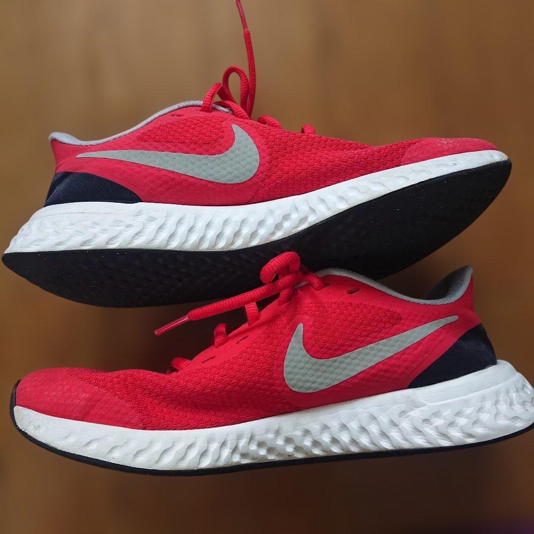 #NIKE REVOLUTION スニーカー レッド — image 4