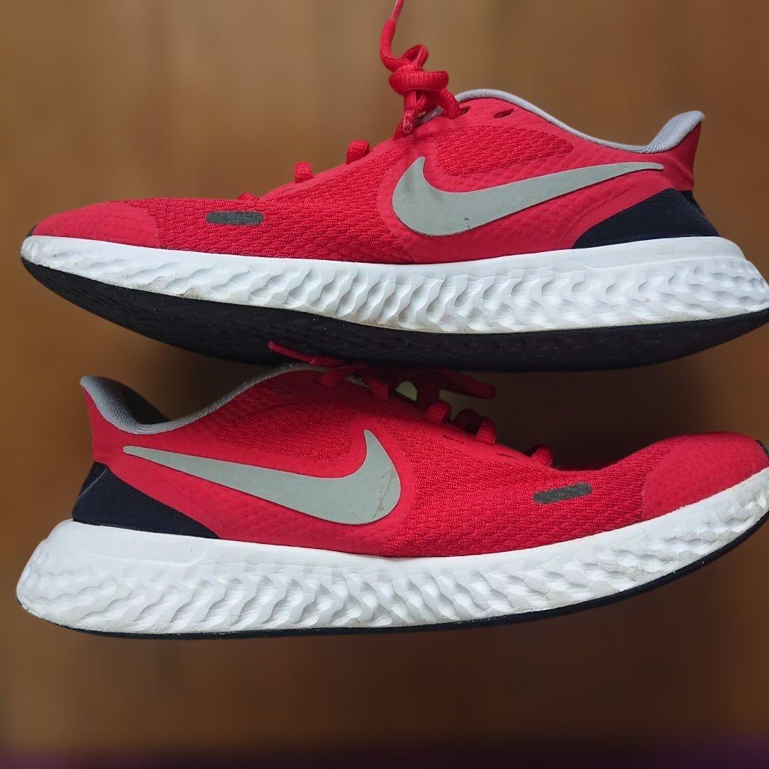 #NIKE REVOLUTION スニーカー レッド — image 5