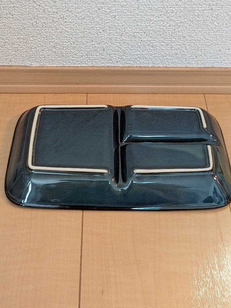 【新品未使用】町のレストランの仕切りプレート 2枚組 — image 3