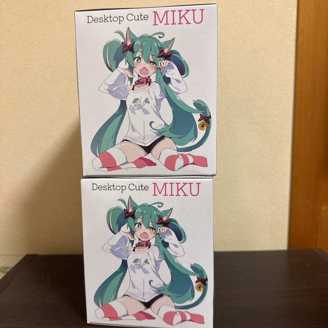 送料込み 新品未開封 初音ミク 猫耳Tシャツ 2個 — image 3